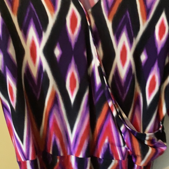 Jones New York Sport Faux Wrap Belted Long Sleeve Deep V Dress Geometric Pattern - Picture 4 of 4